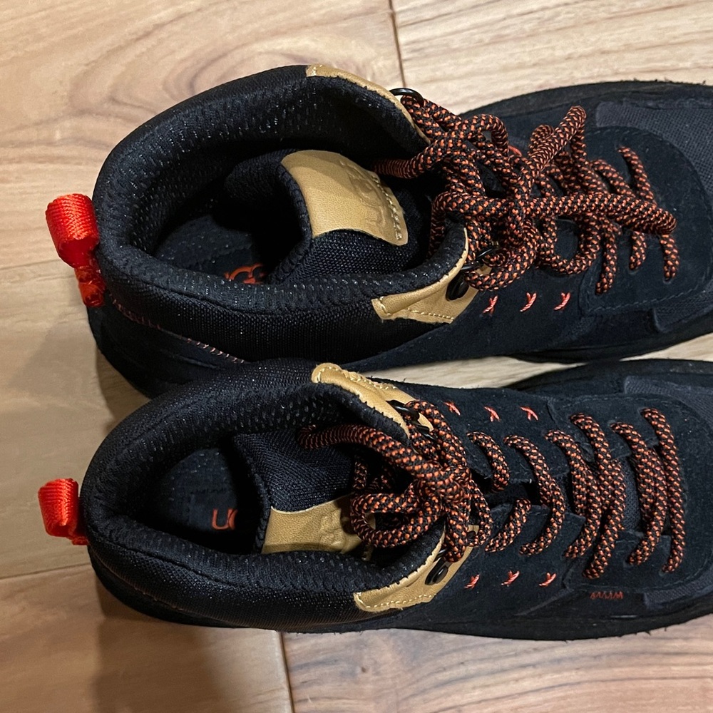 UGG Women's Black and Tan Sneakers - Picture 4 of 7